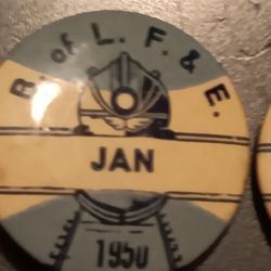 Late nineteen forty's buttons been offered twenty five apiece , while I will accept forty dollars cash for the set