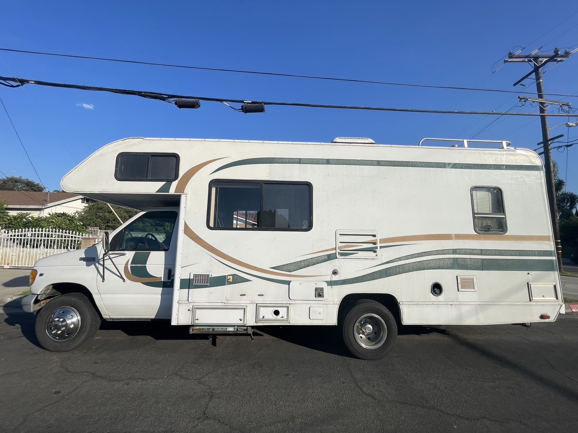 Tioga 2000 137k Miles 24ft