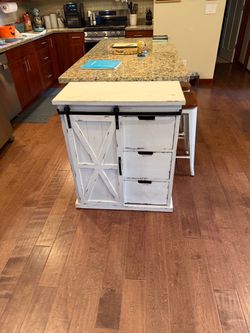 White cabinet/hutch