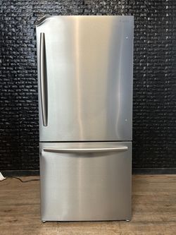 MORA REFRIGERATOR w/WARRANTY! R3324A