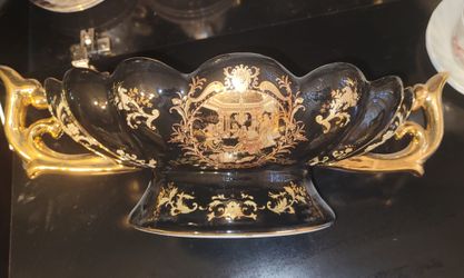 Porcelain centerpiece bowl