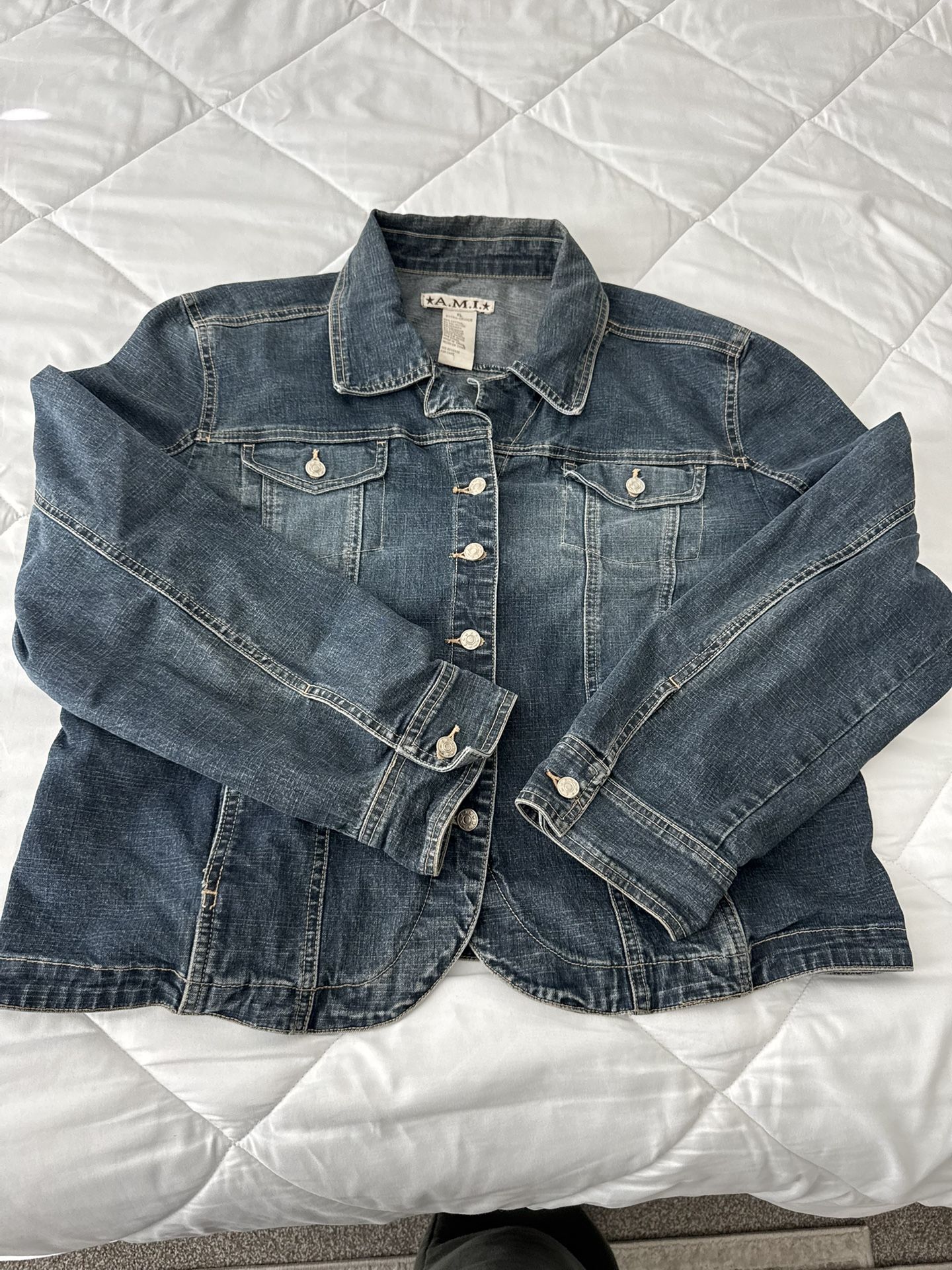 A.M.I Womens Denim Jean Jacket Dark Wash Size Large Vintage Y2K Early 2000s Fall