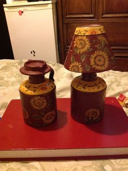 Tea light candle holder