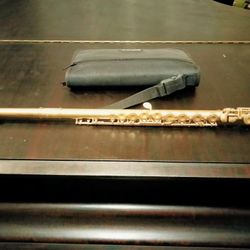 Bundy Flute Gold