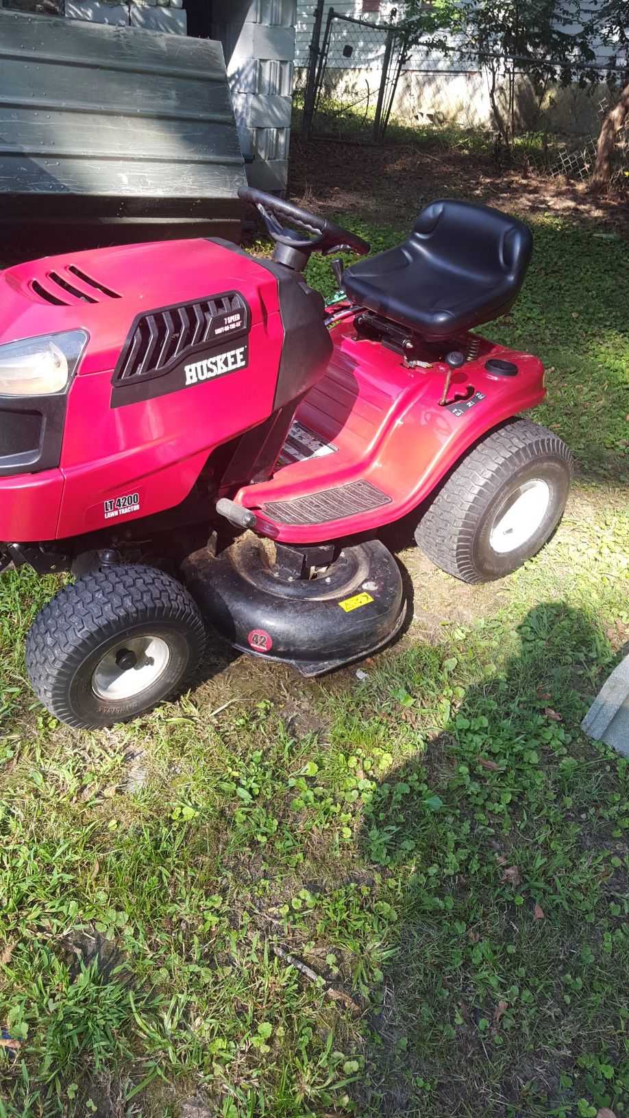 2017 huskee riding lawn mower