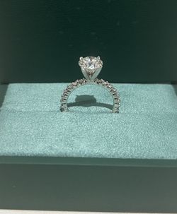 Natural 2.27 Carat Round Brilliant Diamond (GIA Certified)