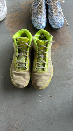 Nike Kyrie Alien Green Size 9.5