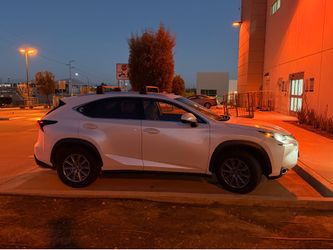 Lexus NX200T