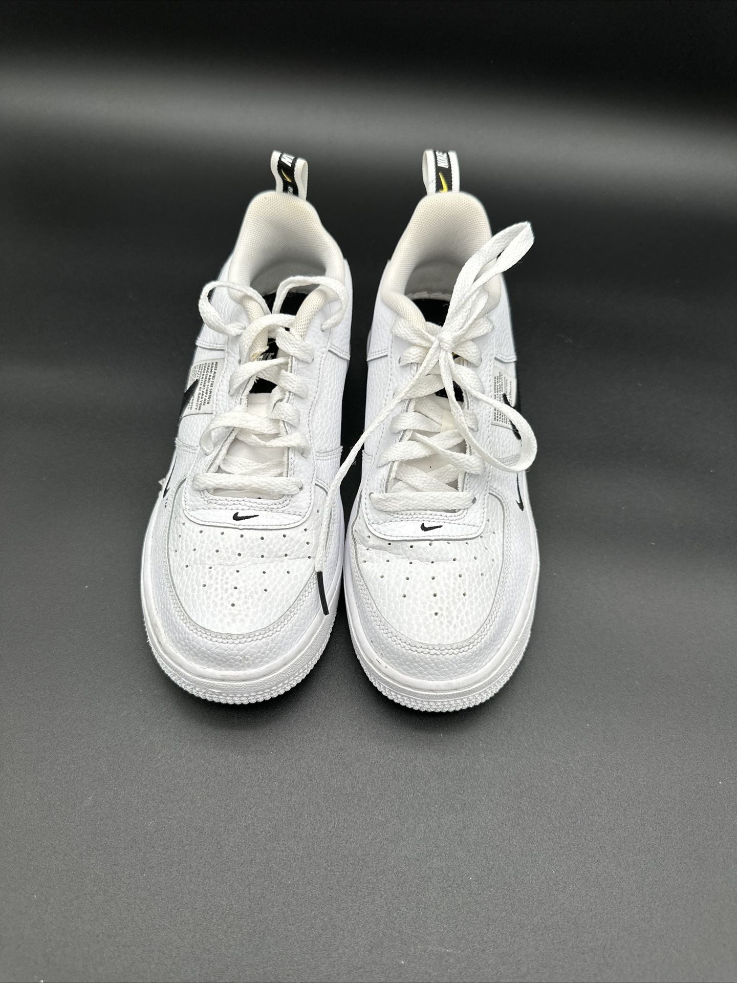 Nike Air Force LV8 Utility GS Low Sneakers White Black AR1708