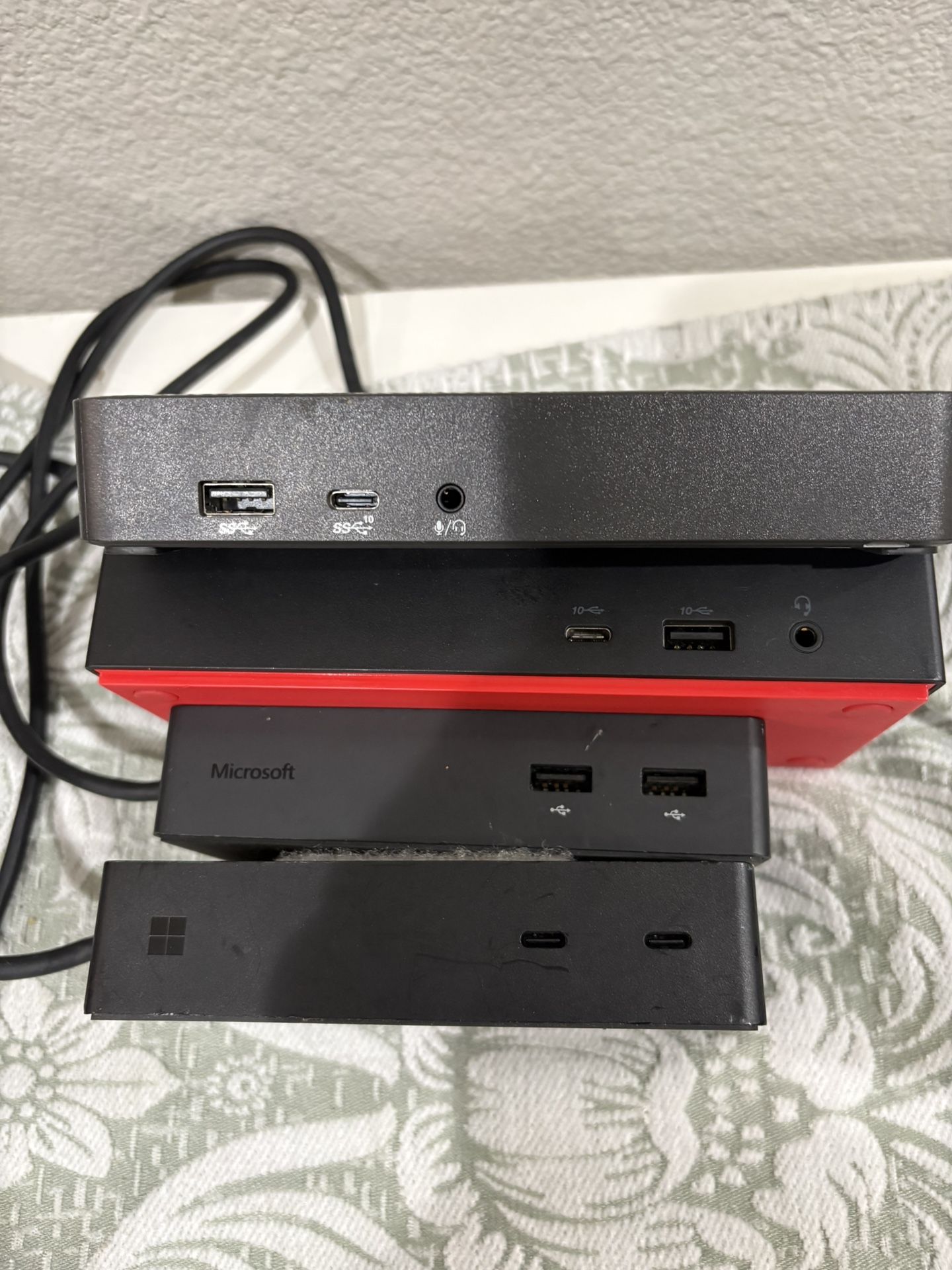 Dual Monitor Docking Stations