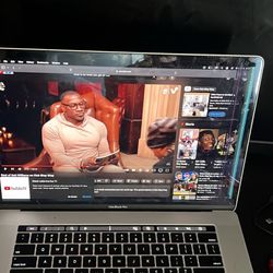 MACBOOK PRO READ DESCRIPTION!!!