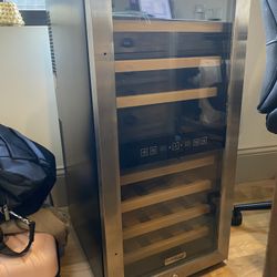 Wine cooler up to 32 bottles