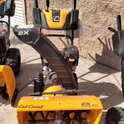 Cud Cadet Gas SNOW BLOWER 24 IN 