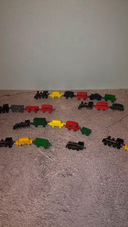 Vintage diecast metal miniature dollhouse train sets lot
