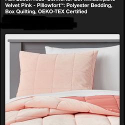 Pillowfort Comforter Set