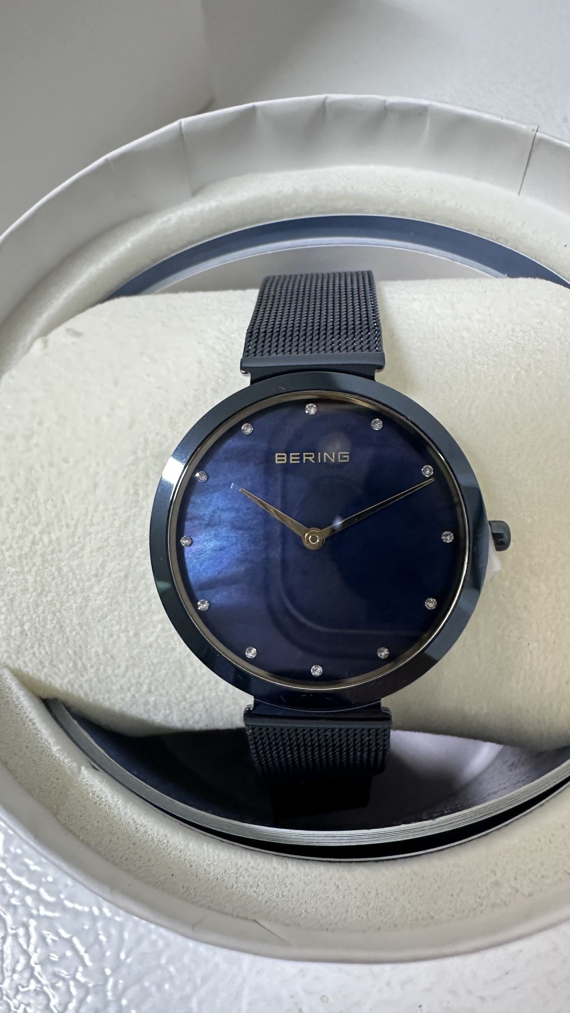 New Bering Women's Ultra Slim Stainless Steel Milanese Mesh Watch, 32mm