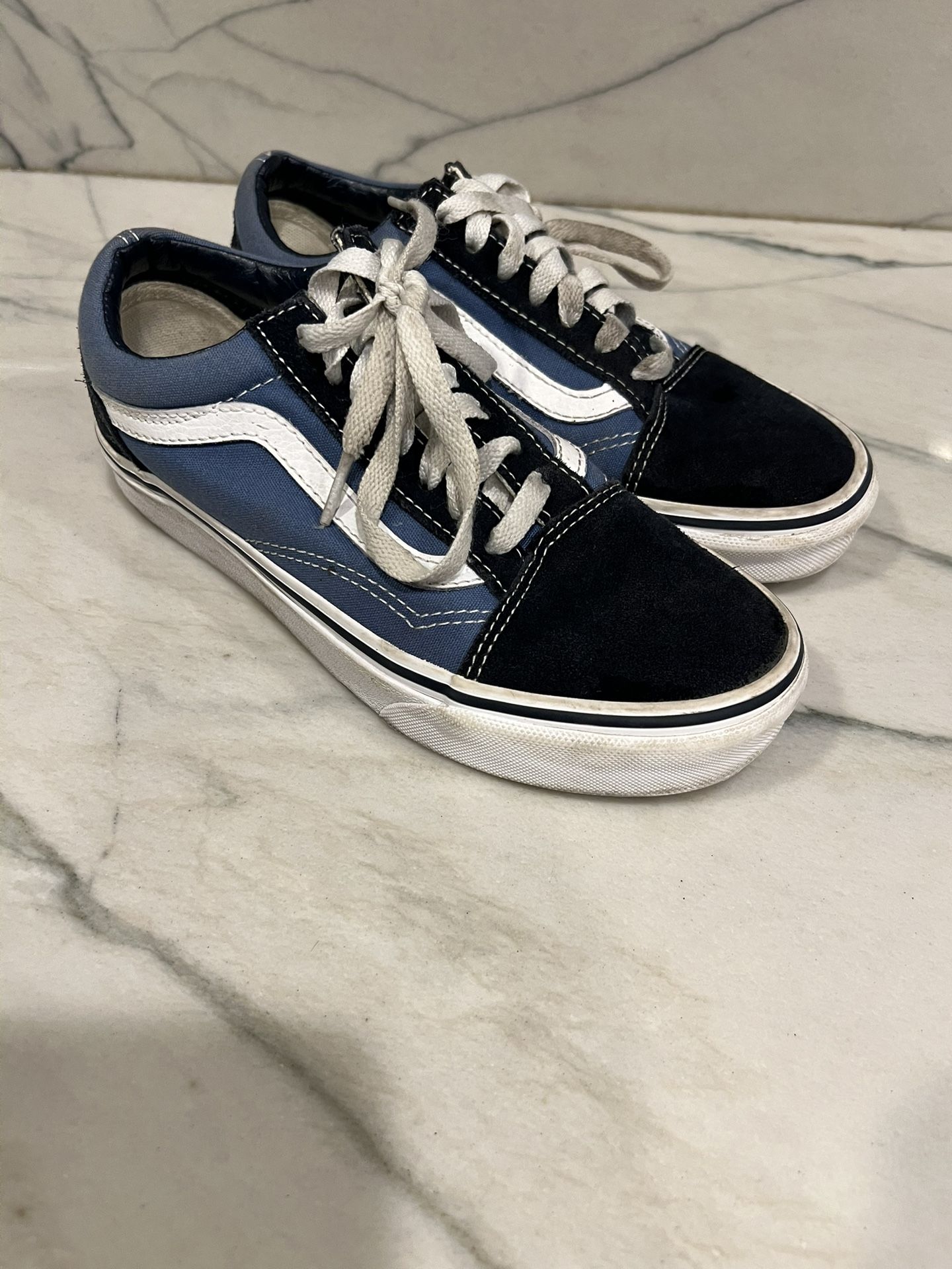 Boys shoes size 3.5 Vans