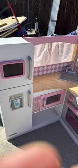 Little girls kitchen