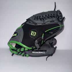 Wilson A150 MLB Youth Baseball Glove Size 10.5” Black/Green