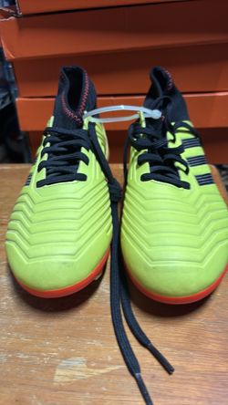 Adidas predator 18.3 FG solar yellow 4 .1/2