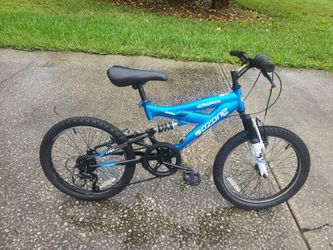 Boys 20 inch wheel 7 speed full suspension bike