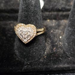 10k Gold Heart Diamond Ring 