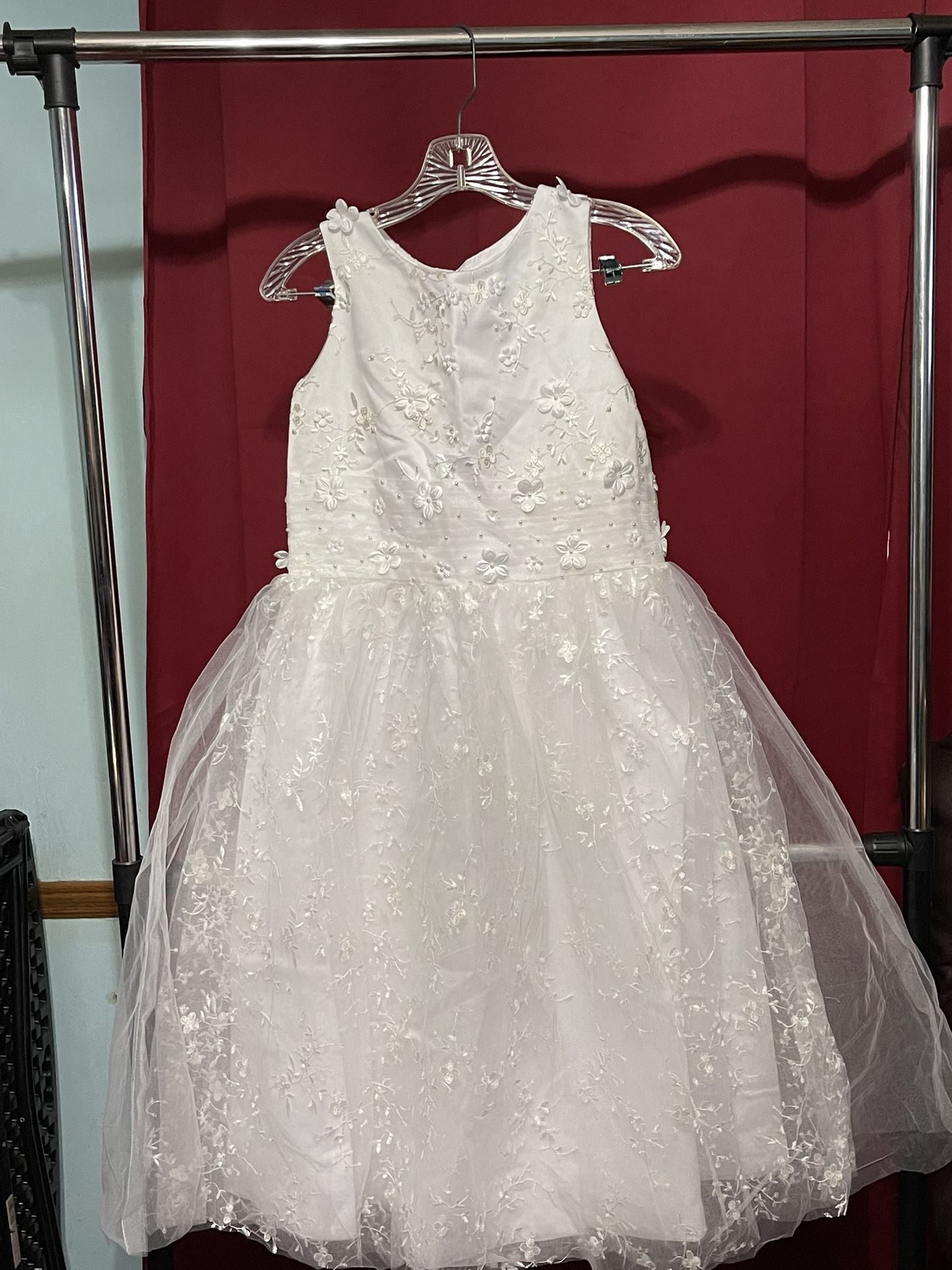 White Dress size 14 $150.00 cash Serious inquiries only