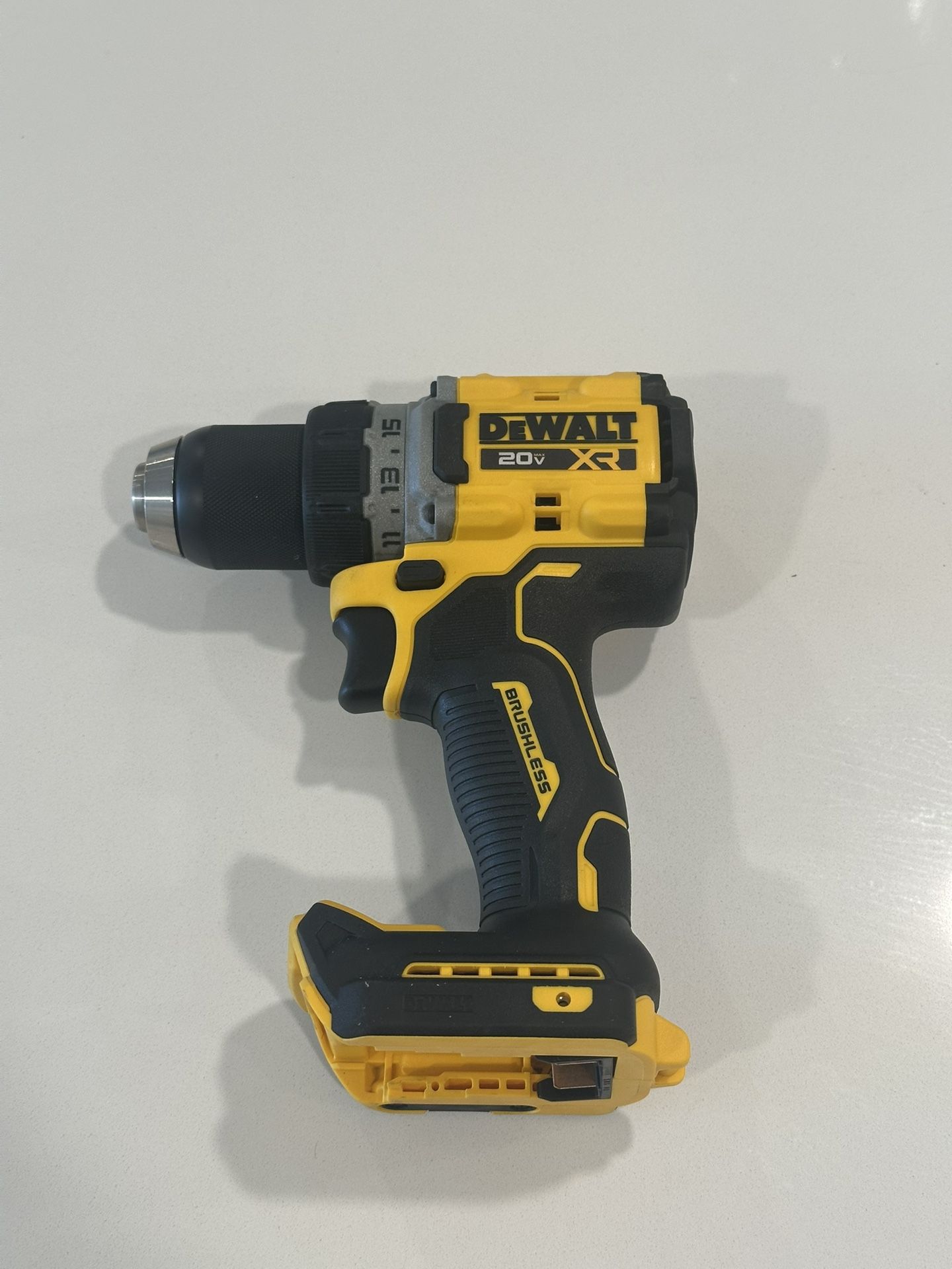 🔧 FOR SALE: DeWalt 20V Max XR 1/2” Brushless Cordless Drill Driver (DCD800B) – BRAND NEW (Open Box)