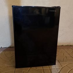 Insignia Mini Fridge 