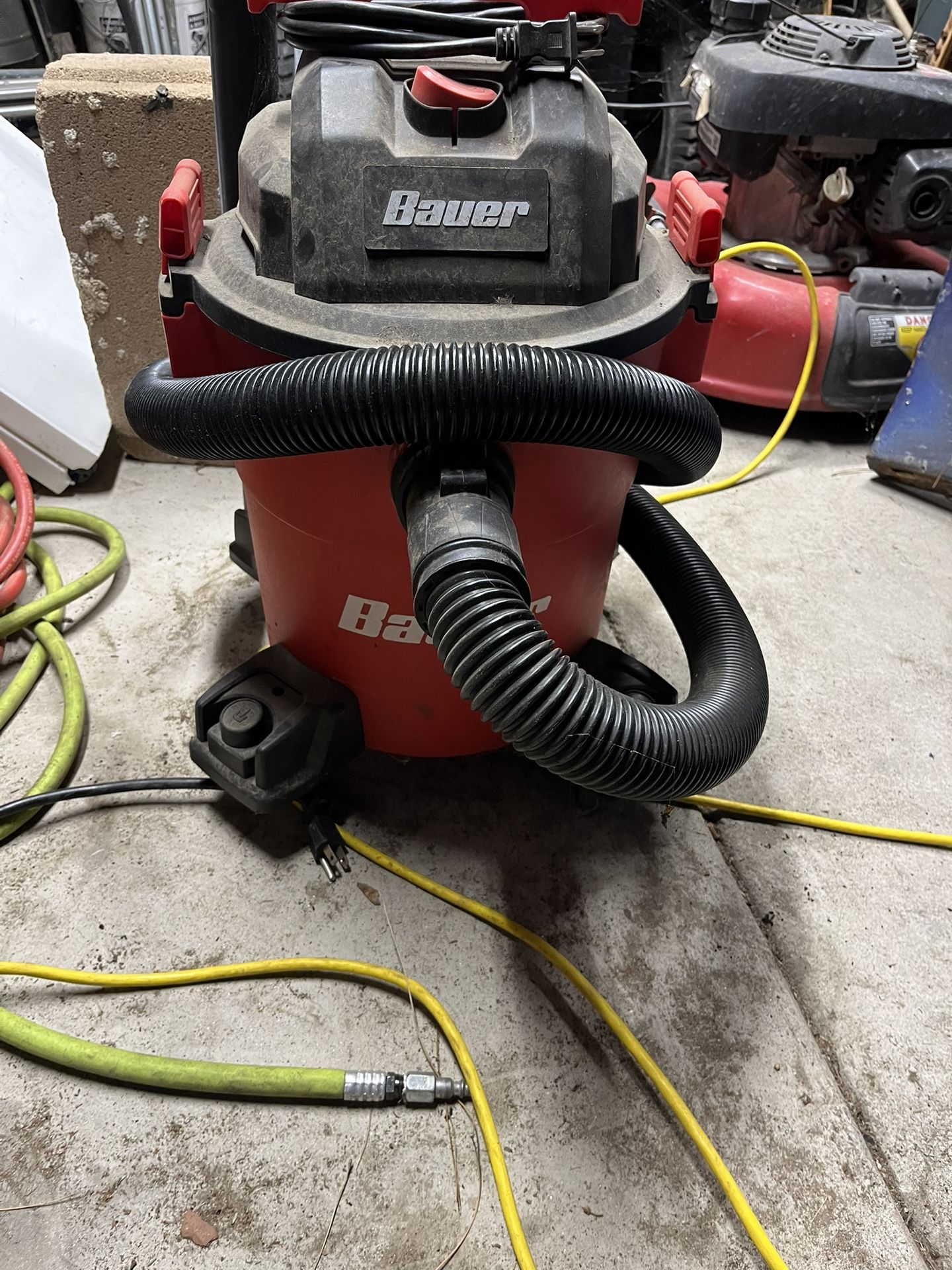 Bauer Shop Vac