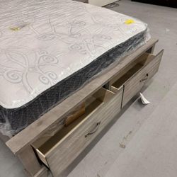 3 Pcs Bedroom Set Queen Bed Chest Nightstands 