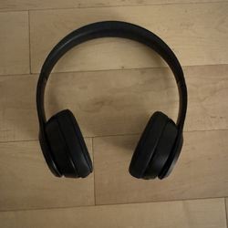 GREAT CONDITION Beats Solo 3