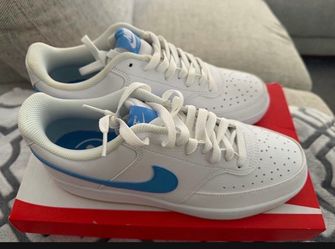 Brand New NIKE court vision $60,size 9 men