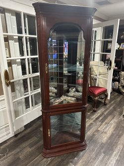 Ethan Allen Curio Cabinet