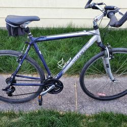 TREK 7100 HYBRID 7spd(Like New)57cm