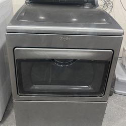 Whirlpool Electric Dryer In Great Working Condition. No Issues Works Good.