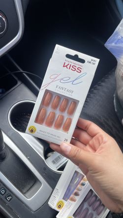 Kiss gel Nails 