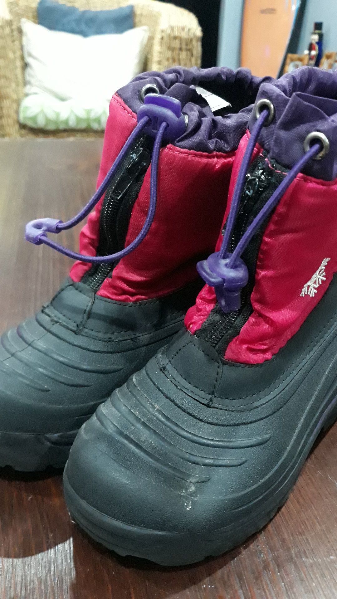 SNOW BOOTS FOR GIRLS SIZE:13