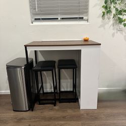 Dining Room Nook Table And Countertop 