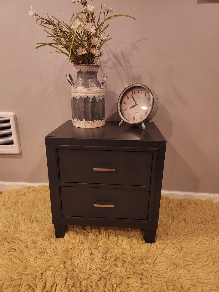Modern Refurbished Black End Table/Nightstand