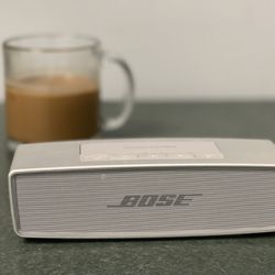 Bose Soundlink Mini  Blue tooth Speaker—$99 —- Great Condition 