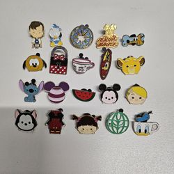 20 Disney trading pins lot set.Tradeable at all disney parks.