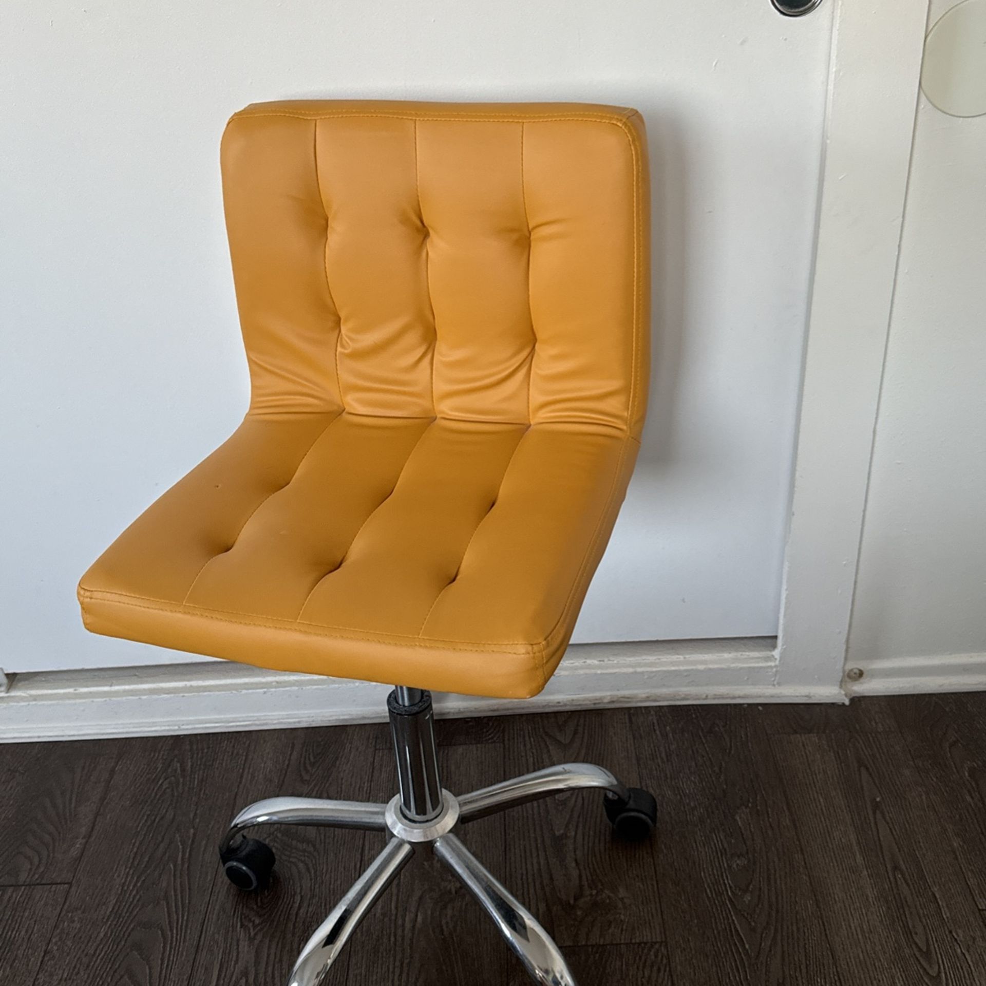 Mustard Yellow Desk Chair 🪑
