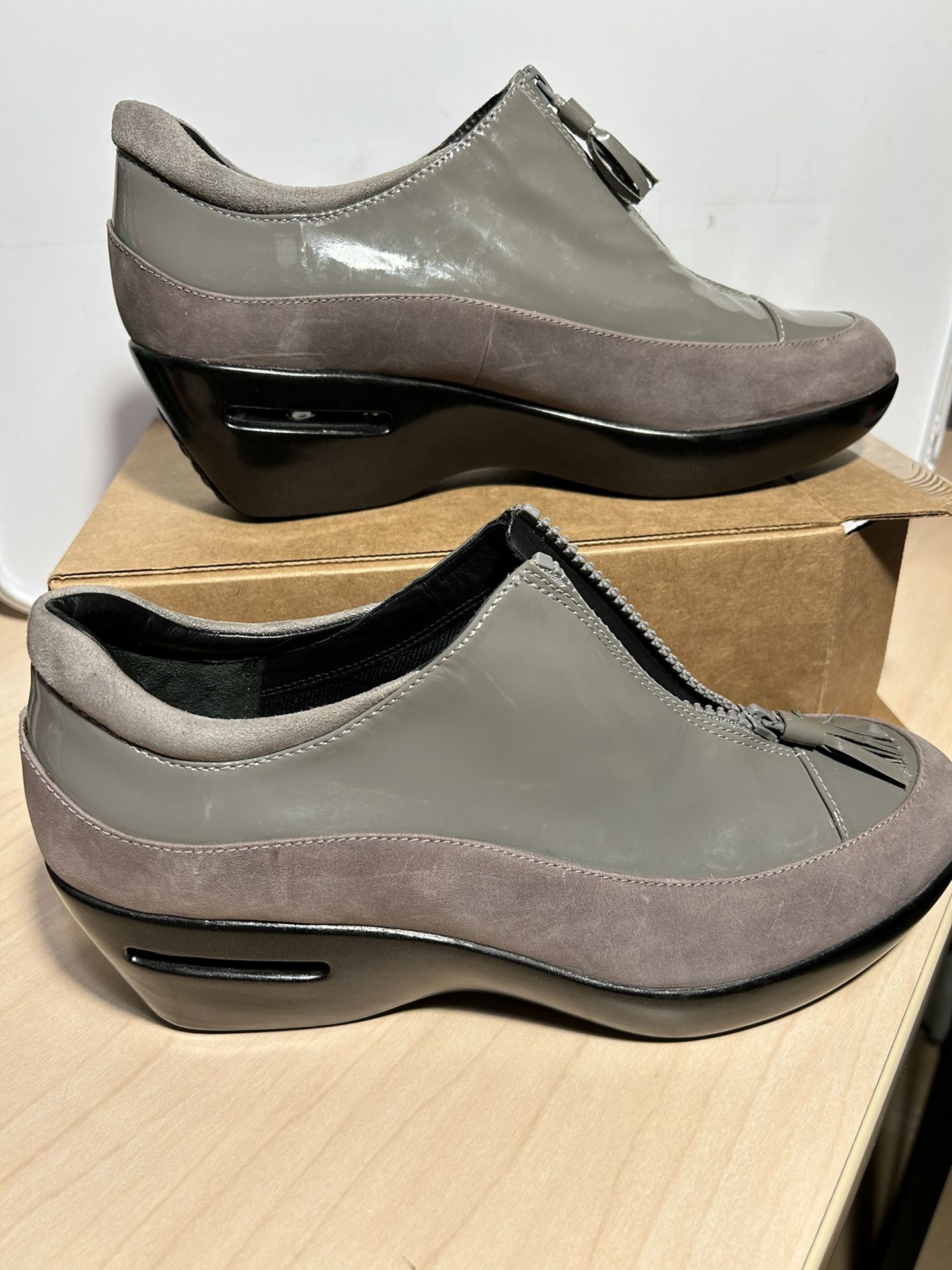 Women's new comfortable shoes. Cole Haan https://.com/redirect/?o=YnJhbmQuTmlrZQ== AIR,Waterproof . Size 9.5.$70