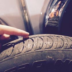 235/50/r18 Pirelli p zero Nero almost new tires