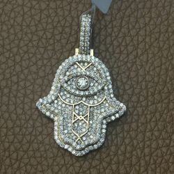 10KT Gold Diamond Pendant 