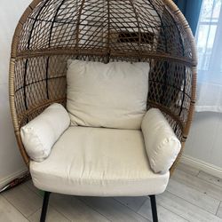 Egg Chair / Oversized Chair