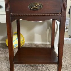 Vintage Mahogany Federal-Style Side Table with Drawer