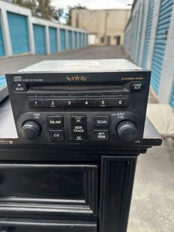 Infinity AM/FM 6-Disc CD Changer In-Dash Radio Mitsubishi Motors MR587252