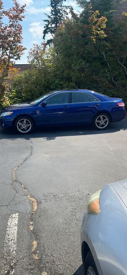 2011 TOYOTA CAMRY XLE V-6. Engine Automatic